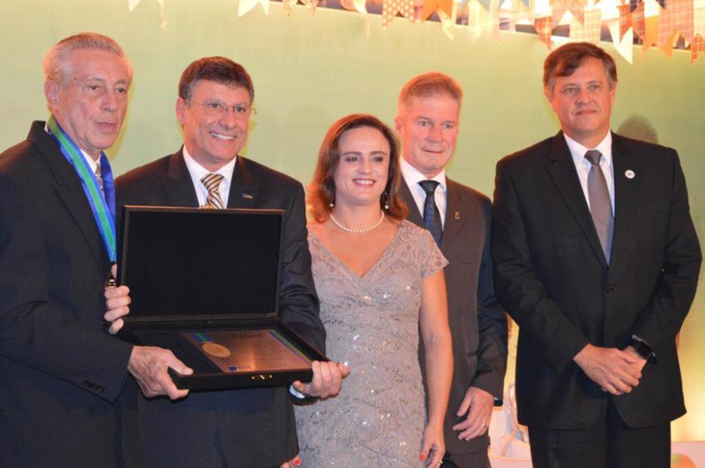  - Dornéles Dávi foi o único empresário da região oeste homenageado pela FCDL.