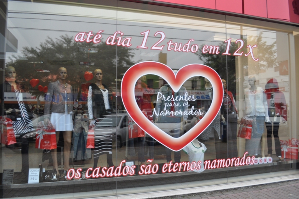  - Neste sábado (11), o horário de atendimento dos estabelecimentos comerciais será livre.
