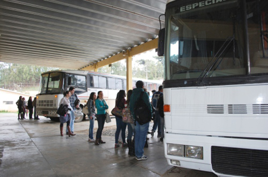 Um ônibus próprio da ASSUAG