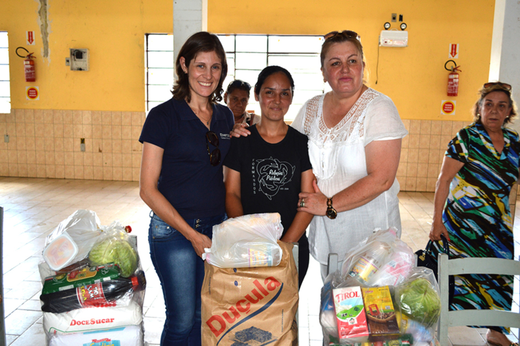 Enercan e Clube de Mães de  Anita Garibaldi doam cestas básicas