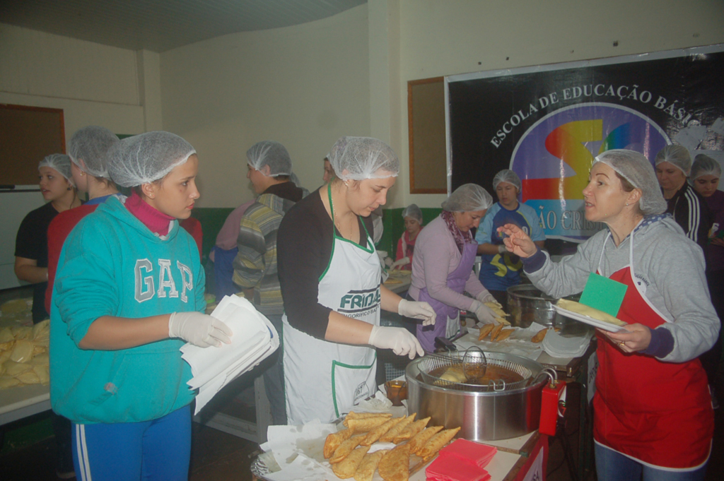 Escola São Cristóvão, de Capinzal, realiza a tradicional Pastelada