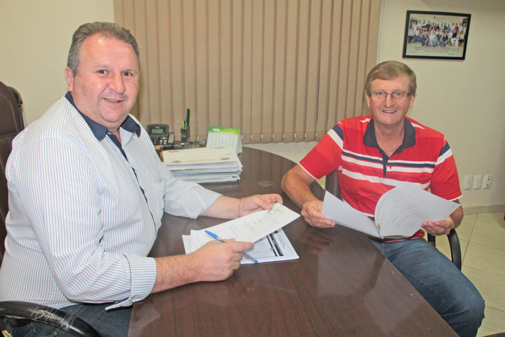  - Prefeito Claudirlei Dorini e seu vice-prefeito Mauri Lenhardt.