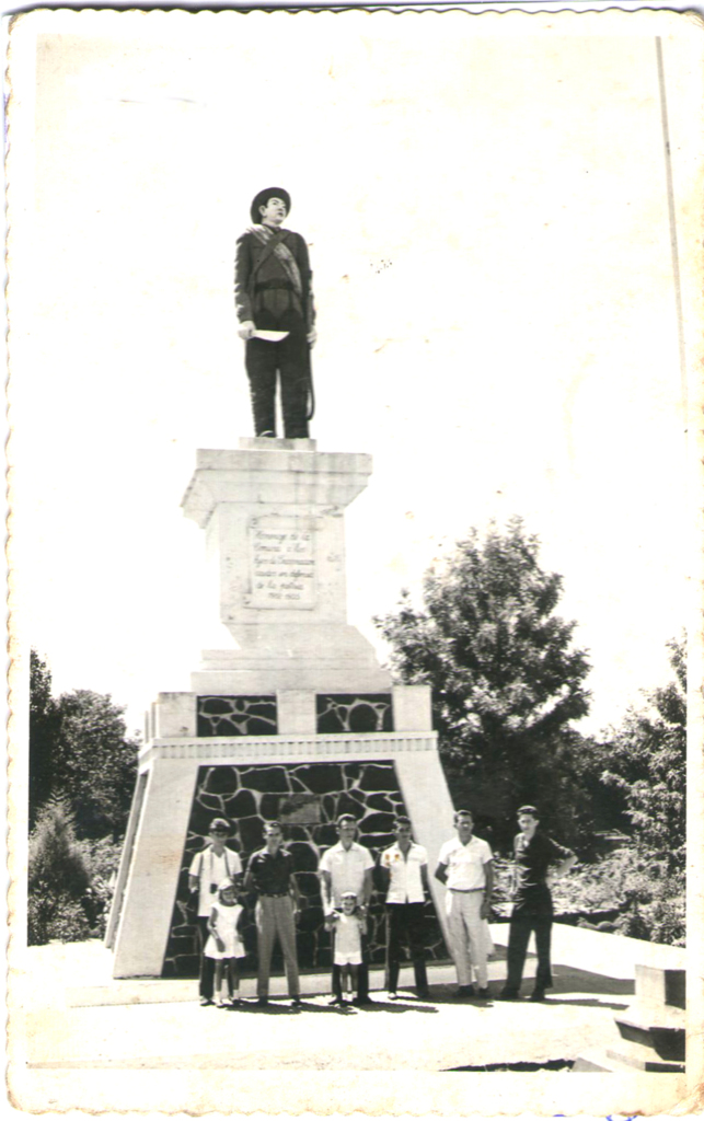  - A foto é do ano 1965, dos vascaínos de Capinzal (SC), em excursão ao Paraguai.