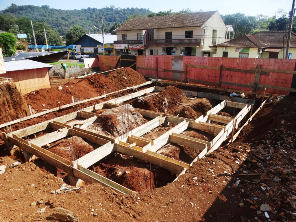 Obra de construção em Ipira