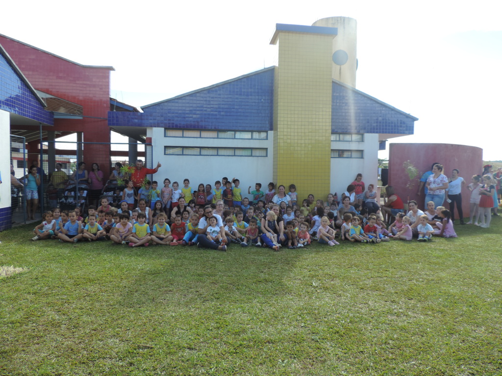 Voluntários inauguram bosque no Centro de Educação Infantil de Zortéa