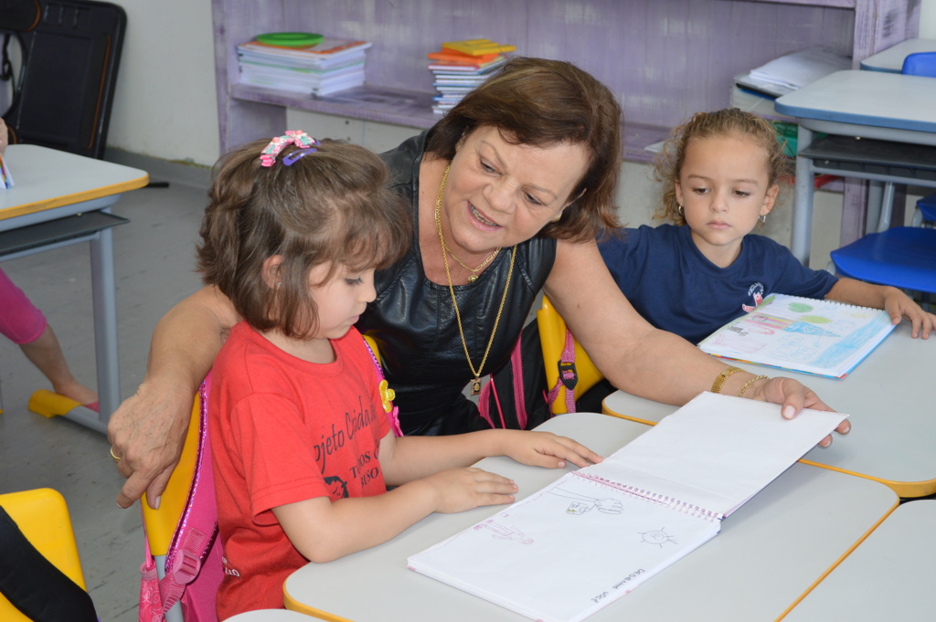  - Secretária de educação em visita à Escola.