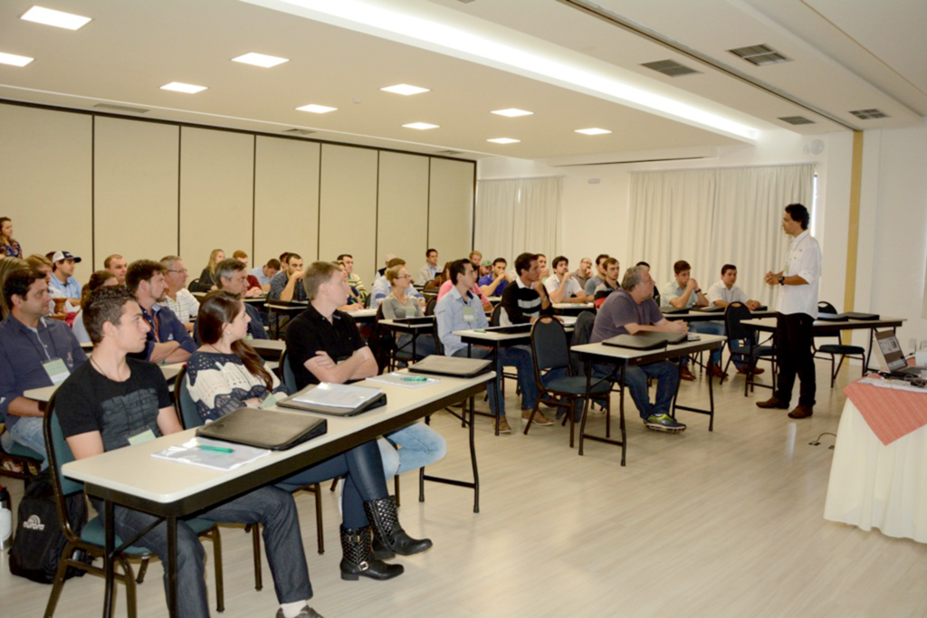  - Curso reuniu médicos veterinários, agrônomos e outros profissionais do segmento.
