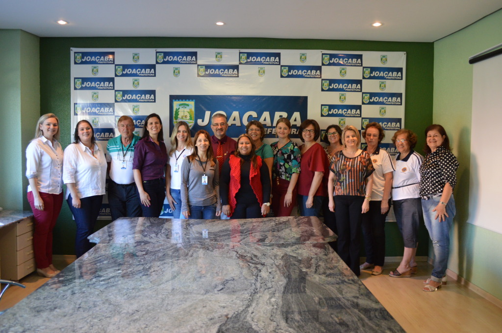 Empossado o novo Conselho Municipal dos Direitos da Mulher - COMDIM