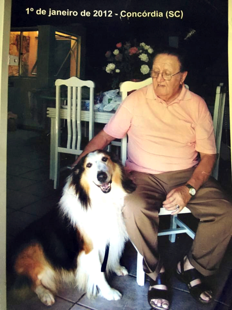  - Enio Azevedo e cão MAX.