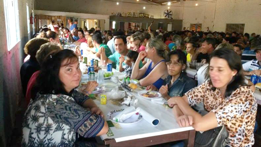 Clube de Mães do bairro São Cristóvão e colaboradores prestigiam almoço na localidade de Vidal Ramos