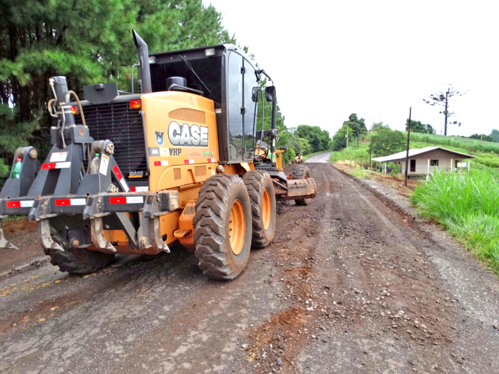 Máquinas da Prefeitura de Piratuba iniciam o trabalho na SC-135