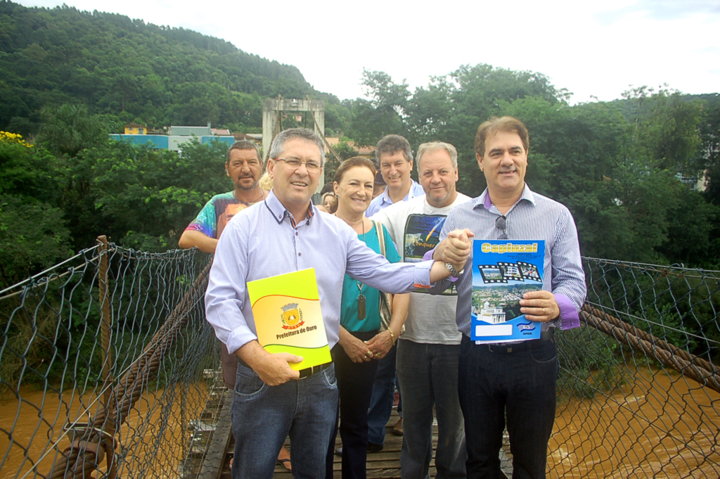 Reunião objetiva o tombamento da Ponte Pênsil Padre Mathias Michellizza