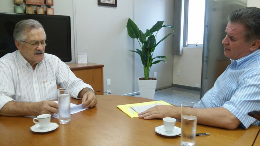 Foto: Assessoria parlamentar - Deputado Cesar Valduga (PCdoB), e o presidente da Coopercentral Aurora Alimentos Mário Lanznaster.