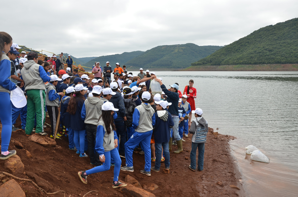 Temporal deixa um rastro de destruição em Cerro Negro