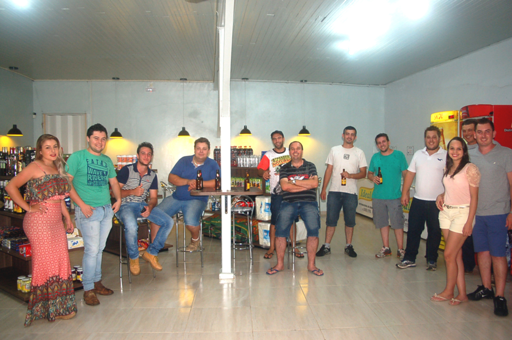 Abre suas portas na cidade de Ouro - Conveniência dos Amigos
