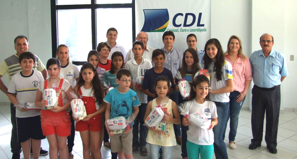 O TEMPO - um jornal de fato informa a premiação dos melhores do Recicla CDL 2015, em Capinzal e Ouro