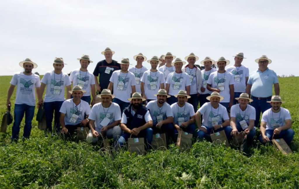 Anitenses participam de  Dia de Campo com foco na  bovinocultura de corte