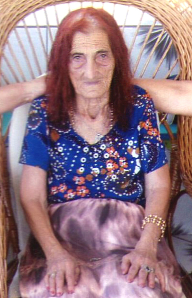  - Sra. Enedir Tavares, nascida em 25 de Novembro de 1909, portanto, completou ?106? anos de idade.