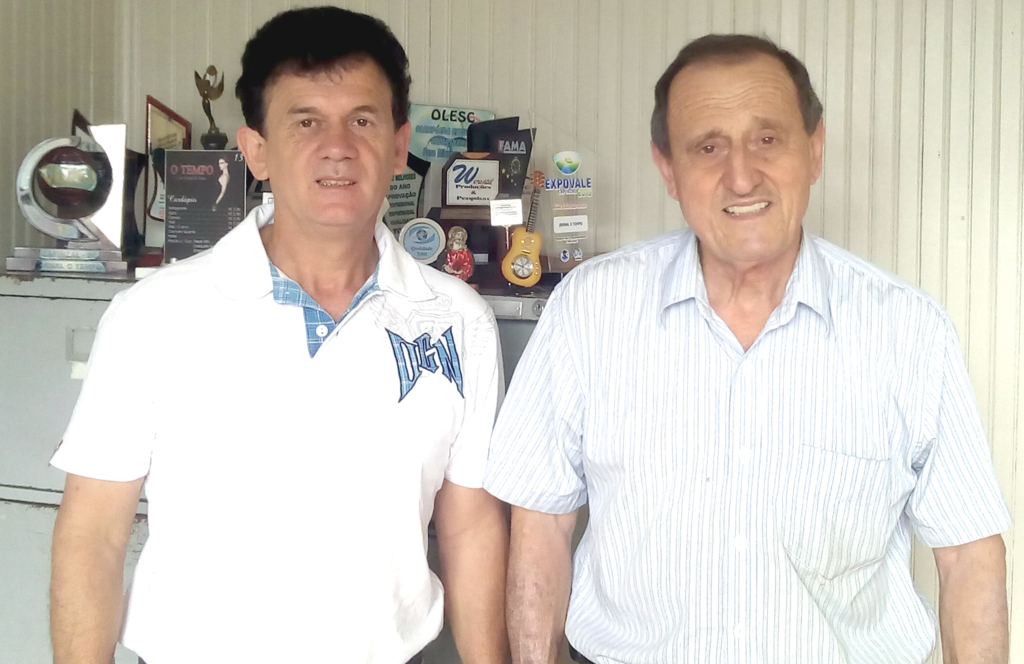  - Aniversariante Aldo (jornalista) e Sartori parabenizando o mesmo.