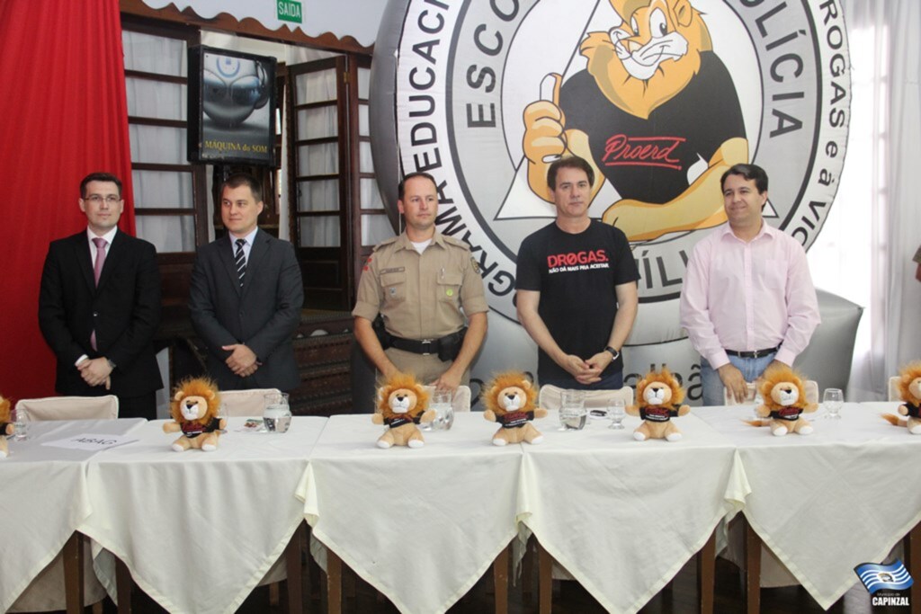 310 ALUNOS DE CAPINZAL RECEBERAM O DIPLOMA DO PROERD