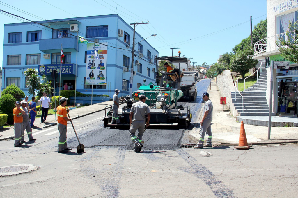 Mais duas ruas estão sendo pavimentadas na cidade de Capinzal