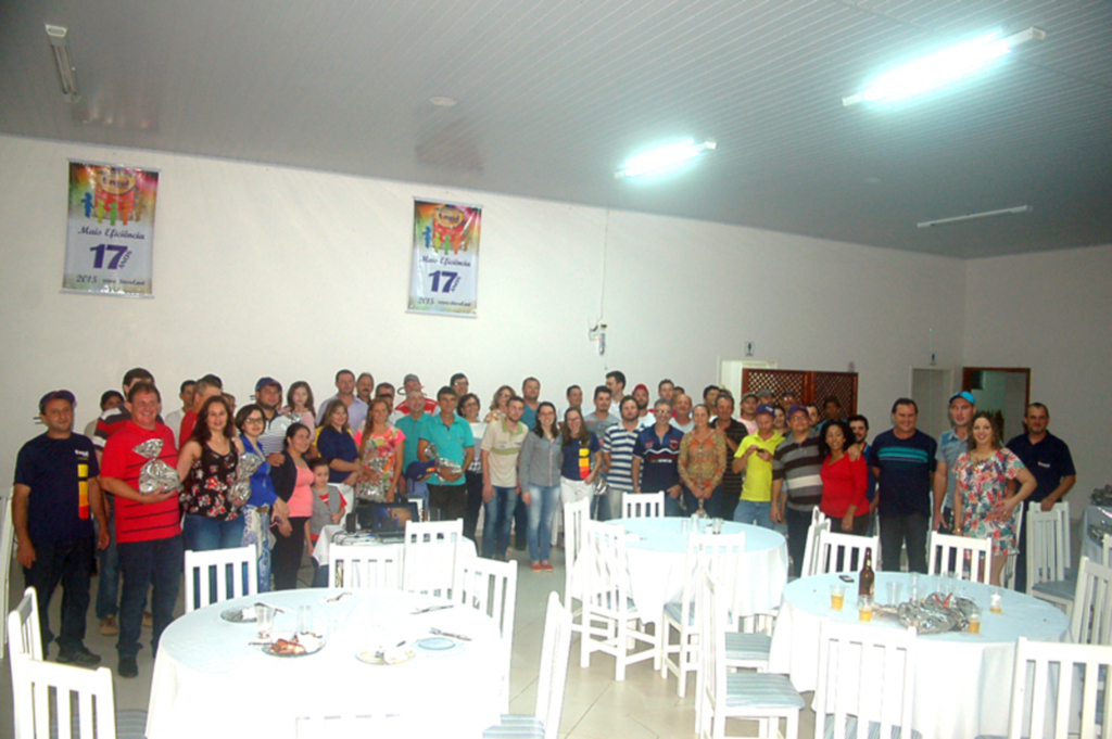 Tinsul Tintas proporciona jantar comemorativo ao dia do Pintor
