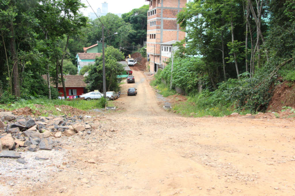 Cristiano Mortari Assessoria de Imprensa - Prefeitura de Piratuba - Rua Uruguai na parte que fica atrás do prédio do BB também será pavimentada