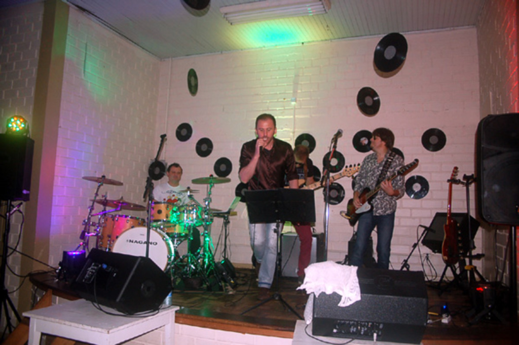 Aberta Temporada de verão em Capinzal, no Clube da Colina Show de volta aos anos 80