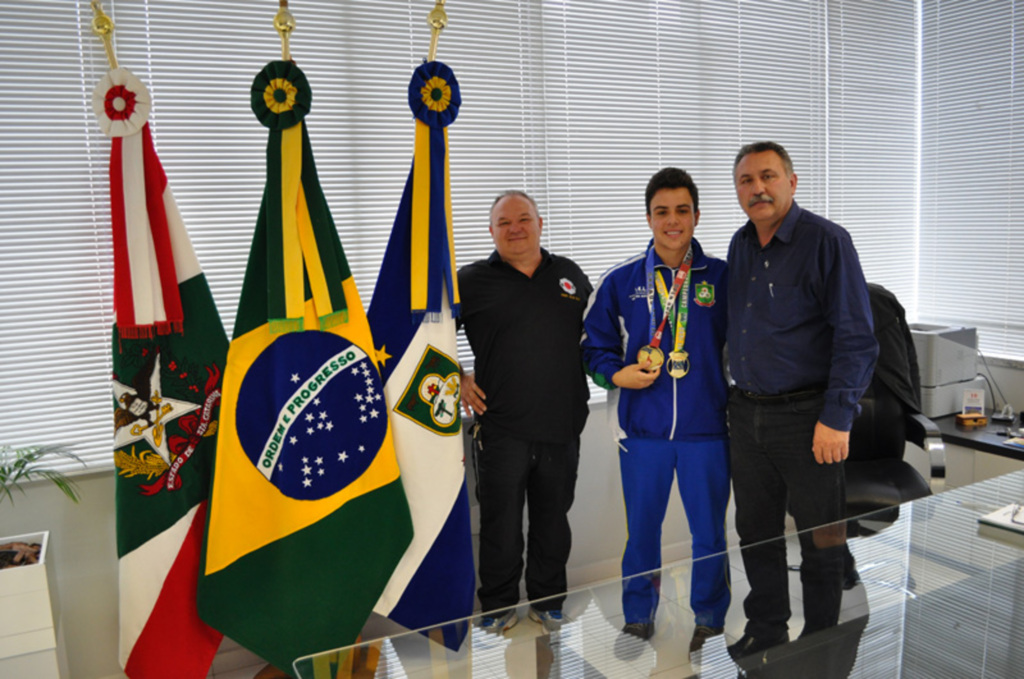 Solange Nohatto Assessoria de Imprensa Prefeitura de Campos Novos - Judoca camponovense conquista medalha de ouro em duas grandes competições