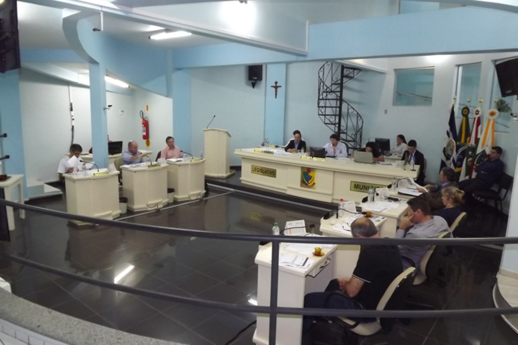RESUMO DA SESSÃO PLENÁRIA 18 DE AGOSTO DE 2015