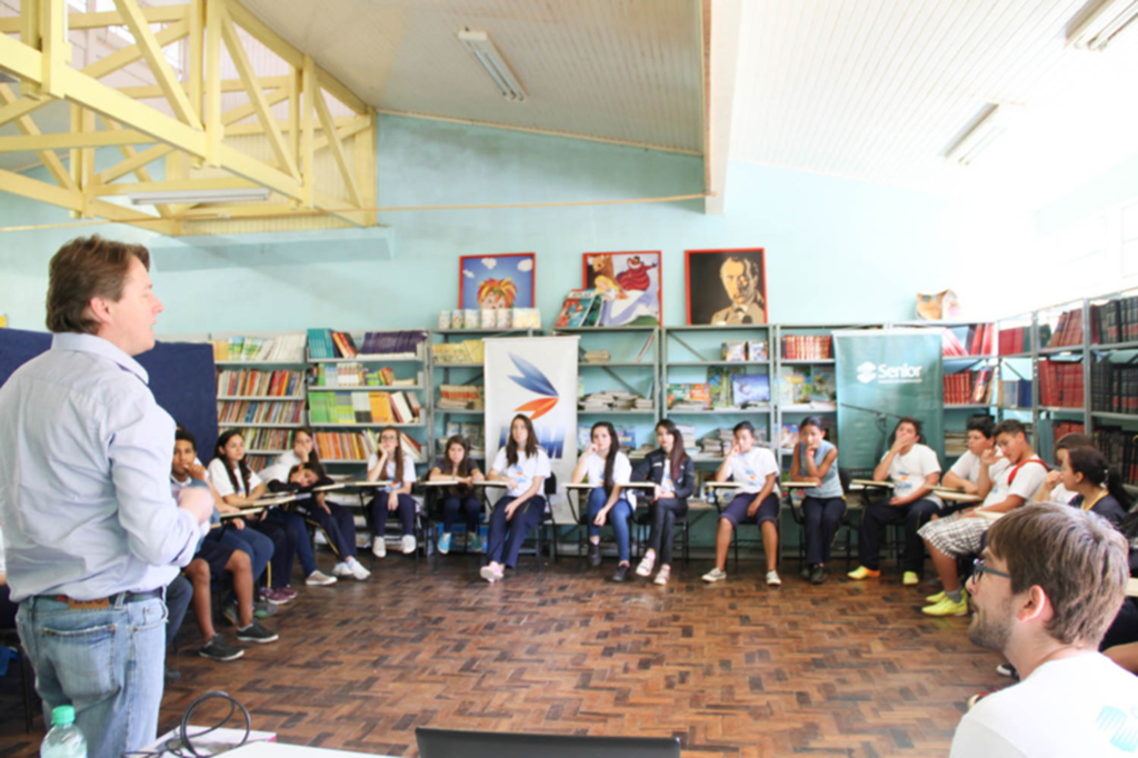 Prefeito Rafael Laske participa de palestra à alunos da escola Rotary Fritz Lucht