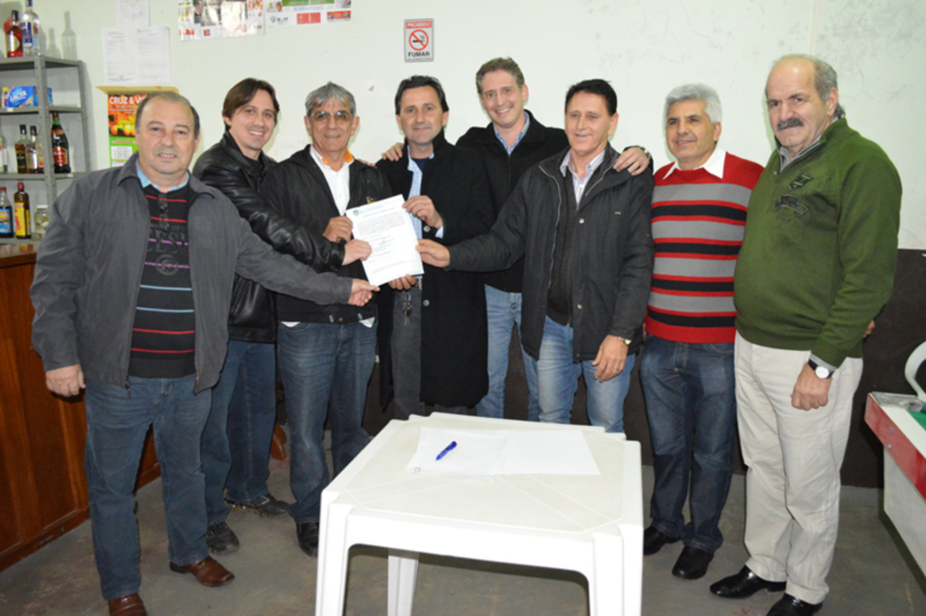 Assinada a ordem de serviço para pavimentação da Rua Herve Celant