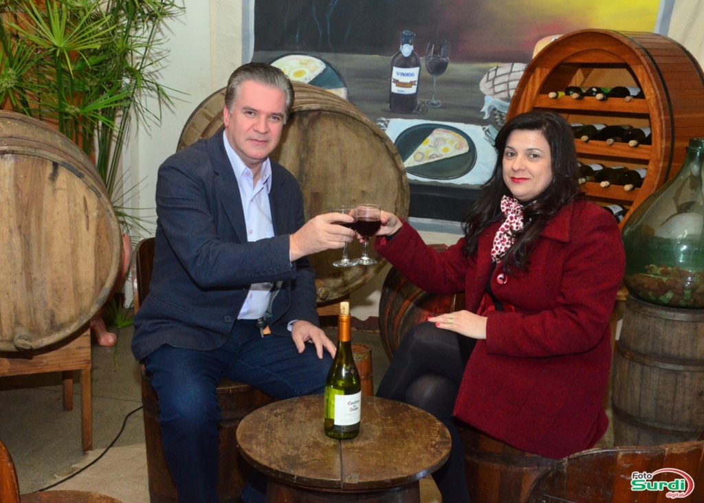 Deputado Valduga participa da Noite do Queijo e do Vinho de Ouro