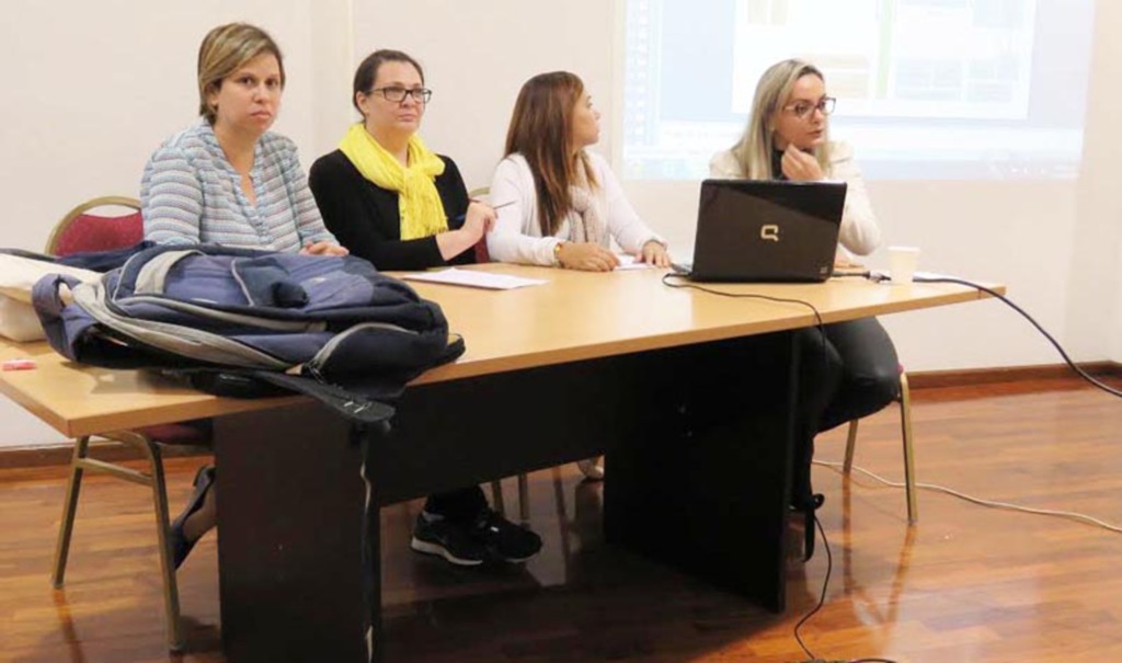 Professora da Unoesc participa de evento internacional a convite da Capes