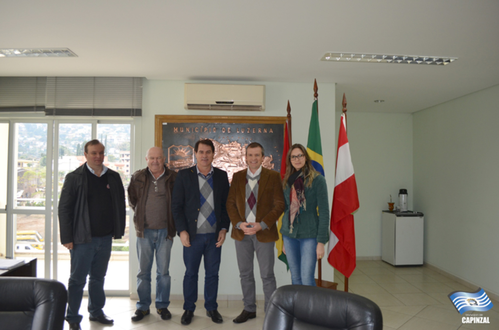 COMISSÃO ORGANIZADORA VISITA INCUBADORA DE LUZERNA EM BUSCA DE EXPERIÊNCIAS