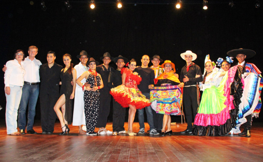 Seis países participam do Festival Sul-Americano de Dança Folclore e Tradição em Piratuba
