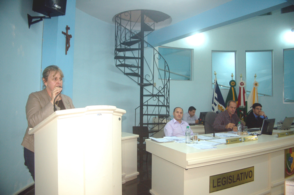 Vereadora CIMARA solicita a implantação