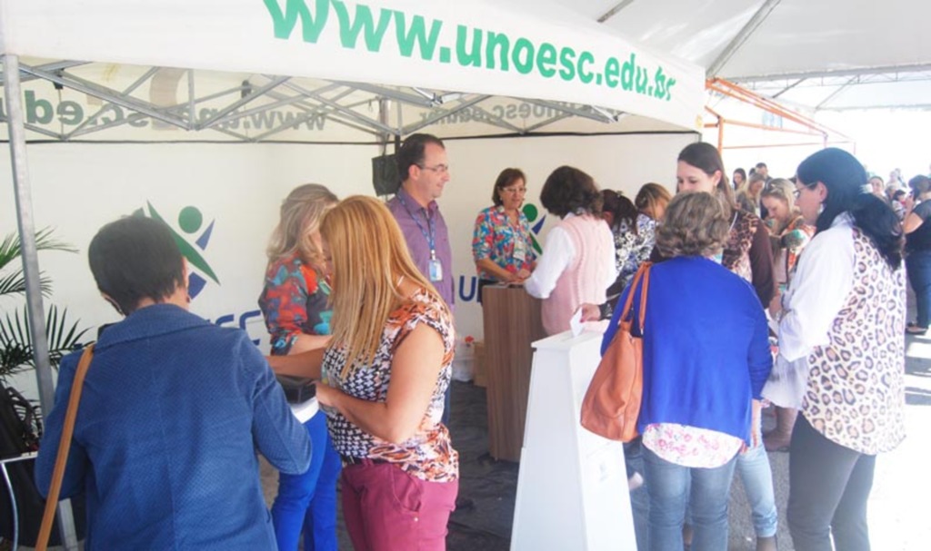  - Unoesc montou um stand no evento para divulgação e esclarecimentos de dúvidas sobre os cursos de graduação e pós-graduação