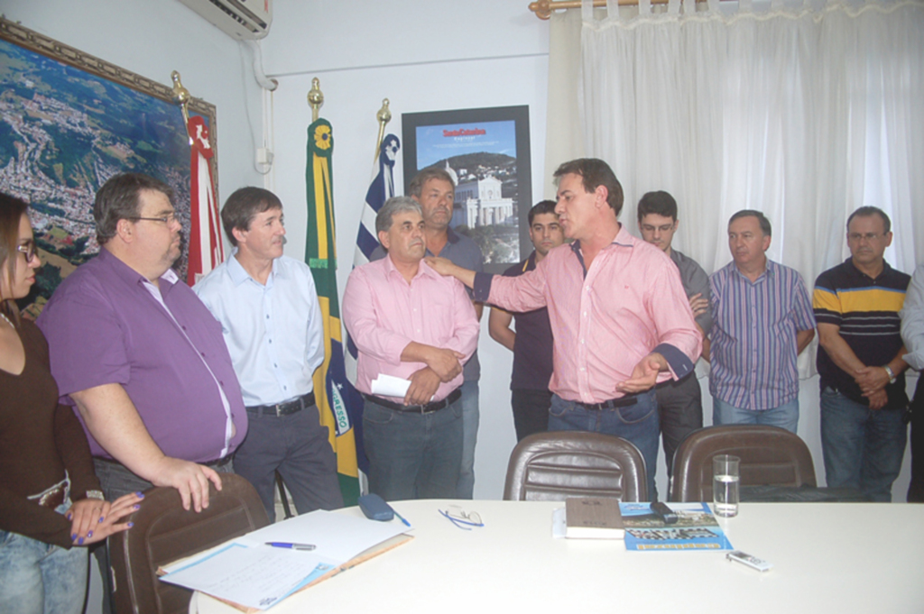 CAPINZAL CRESCE E COM ELE GRANDES OBRAS