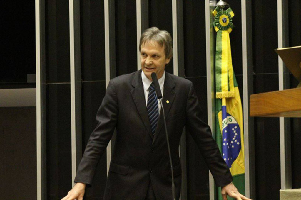 Uczai vota favorável ao fim do fator previdenciário