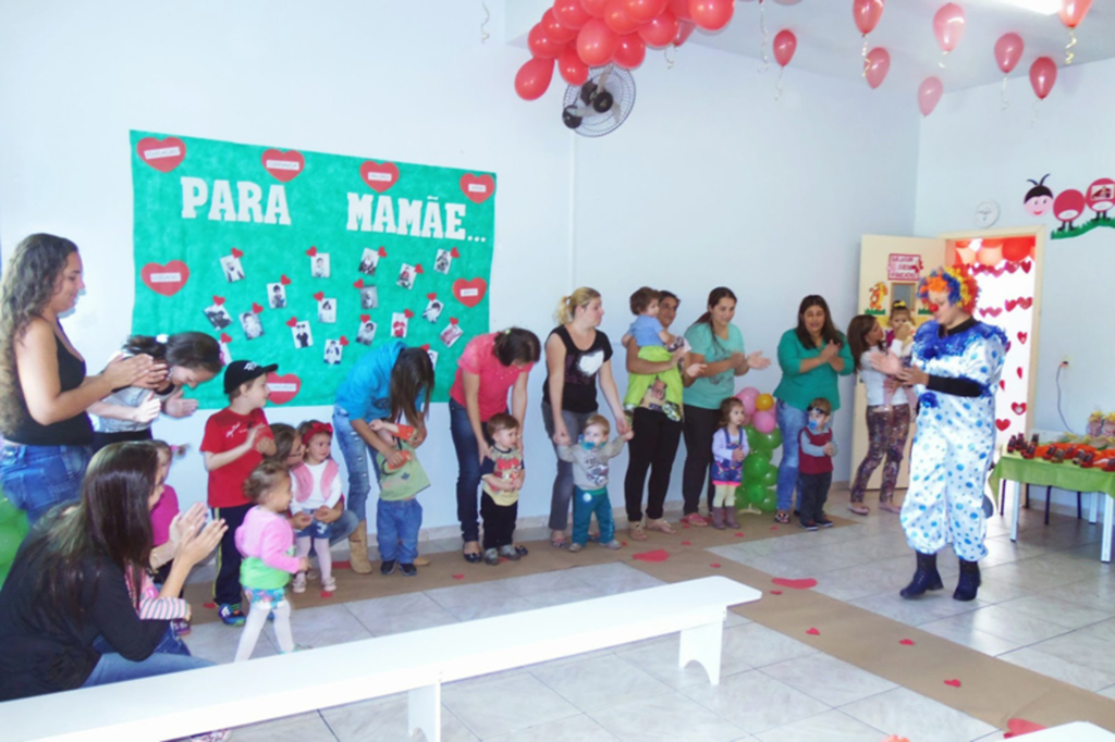 'HOMENAGEM ÀS MÃES'