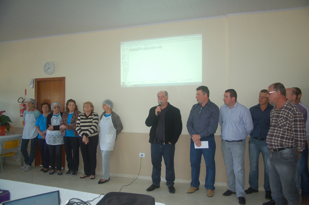Ato inaugural do Centro de Convivência da Terceira Idade de Lacerdópolis