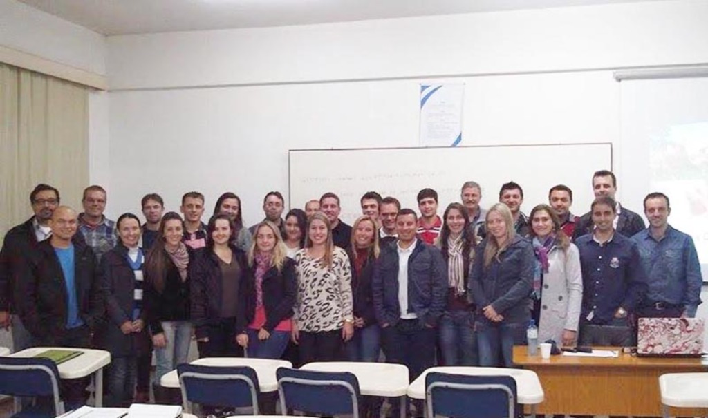 Aulas da primeira turma de especialização em Sanidade de Suínos e Aves iniciam em Campos Novos