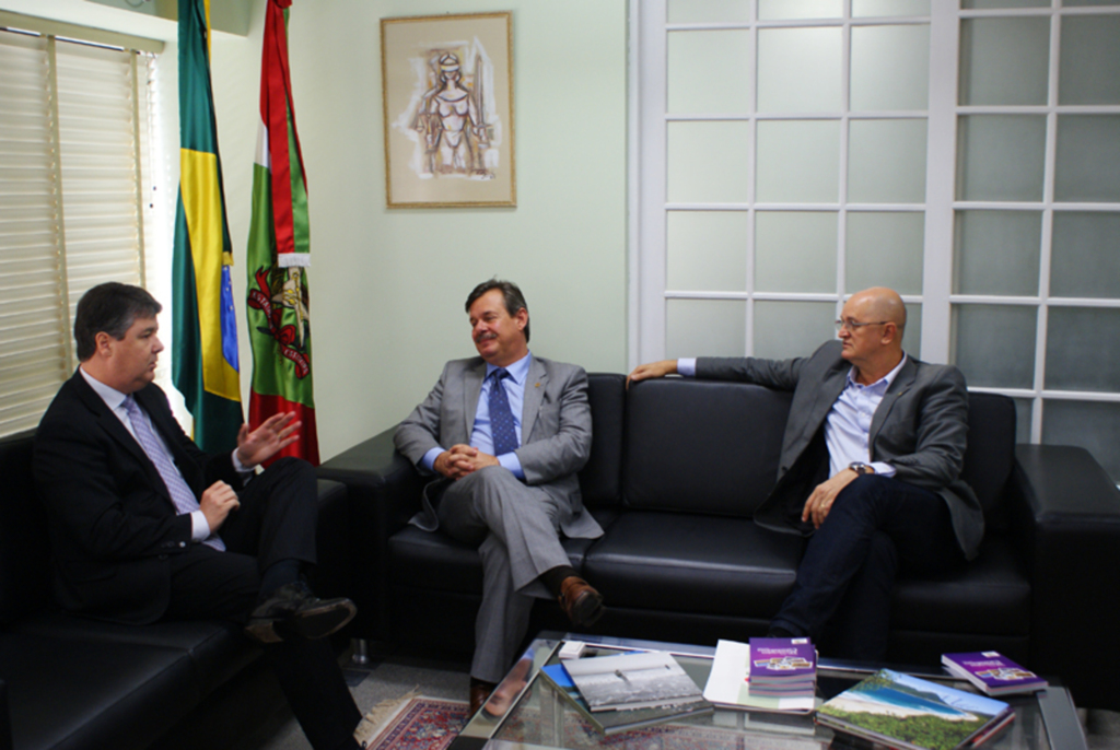 Visita Institucional da FECAM ao MPSC busca a continuidade da parceria entre as instituições