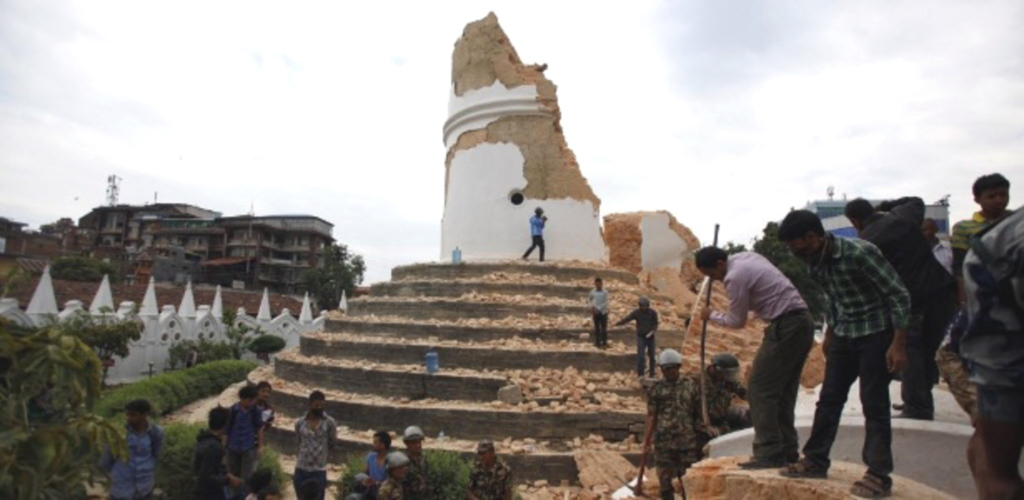 Terremoto de grande intensidade atinge Nepal e países vizinhos20