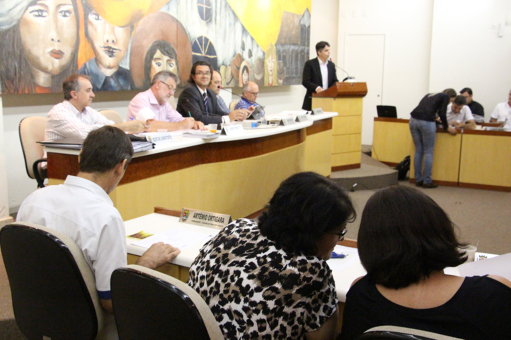 Falta de acordo em negociação salarial gera apreensão