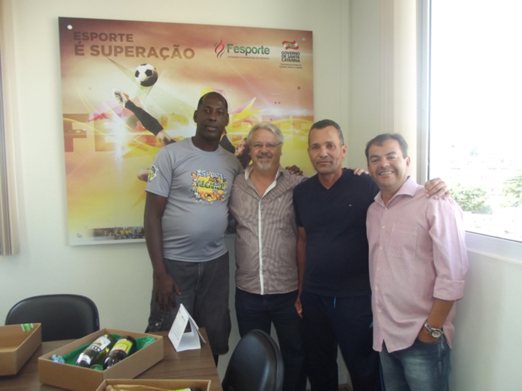 Fundação Municipal de Esportes recebeu materiais esportivos da Fesporte.
