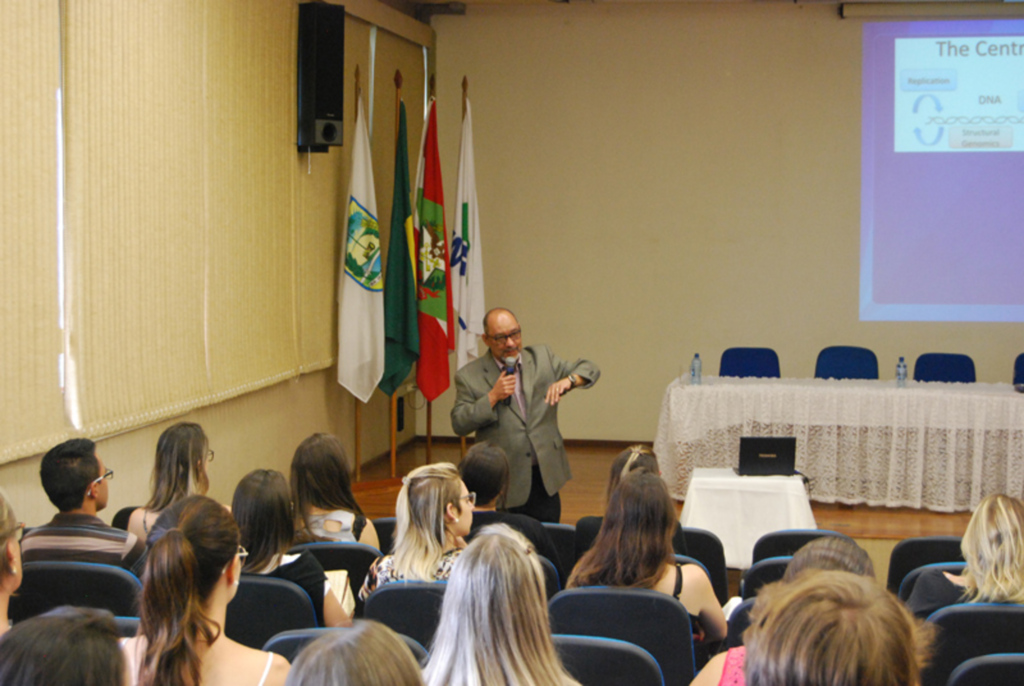 Professor Hércules Moura aborda o desenvolvimento da tecnologia proteômica