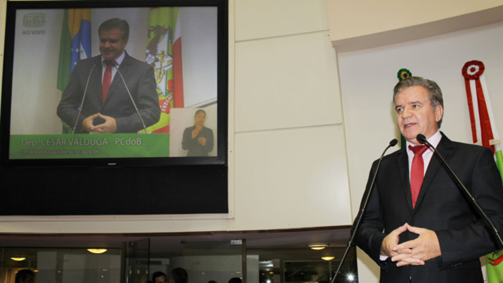 Valduga preocupa-se com a possível abertura de capital da Caixa