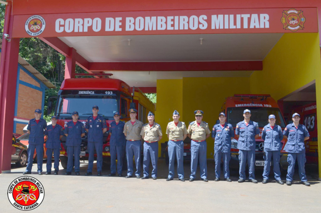 COMANDANTE-GERAL DO CORPO DE BOMBEIROS MILITAR VISITA QUARTEL EM PIRATUBA